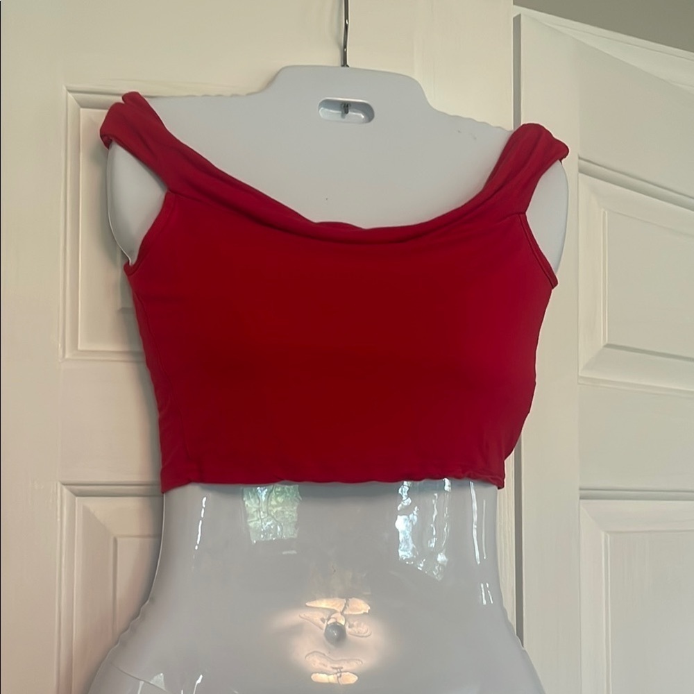 🩷 3/$18 Boohoo Red Off-Shoulder Crop Top